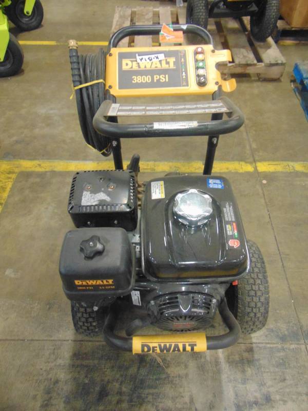 lot 240 image: DEWALT Honda GX270 3,800 psi 3.5 GPM Gas Pressure Washer DXPW3835