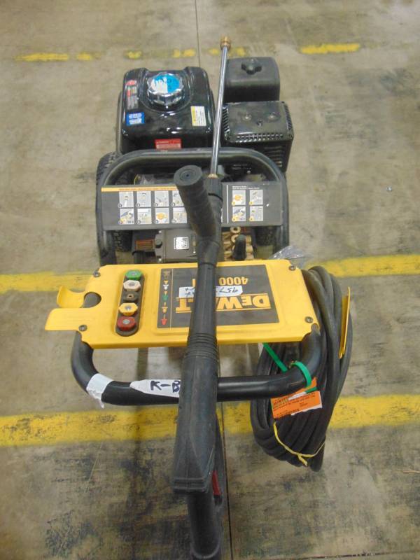 Dewalt 4000 PSI at 3.5 GPM Gas Pressure Washer Powered by Honda with