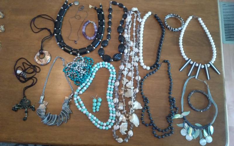 lot 2 image: Lot Of Misc. Jewelry