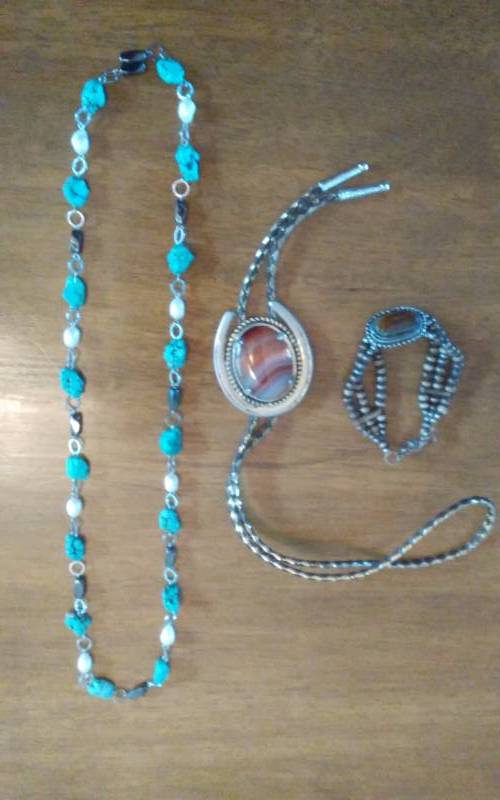 lot 14 image: Bolo Tie & Bracelet With Polished Stones
