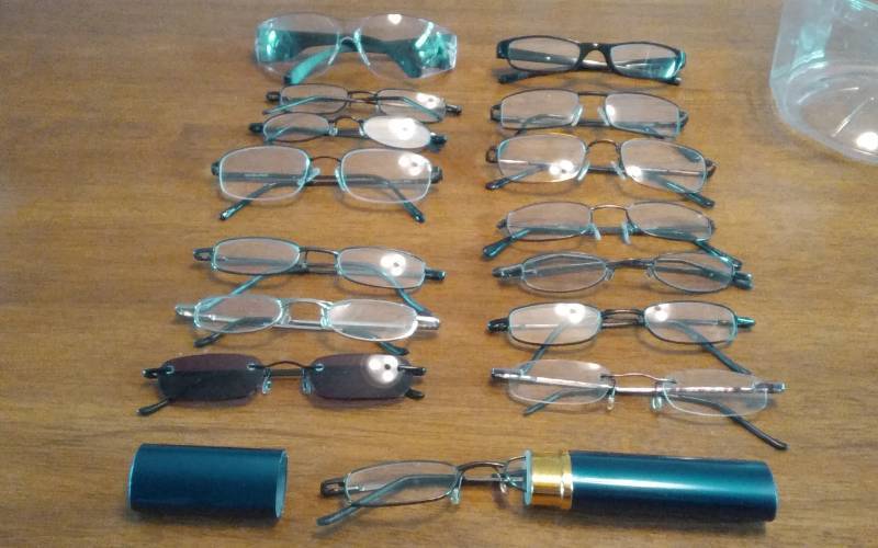 lot 20 image: Lot Of Readers, 1-Pair Safety, Most 300