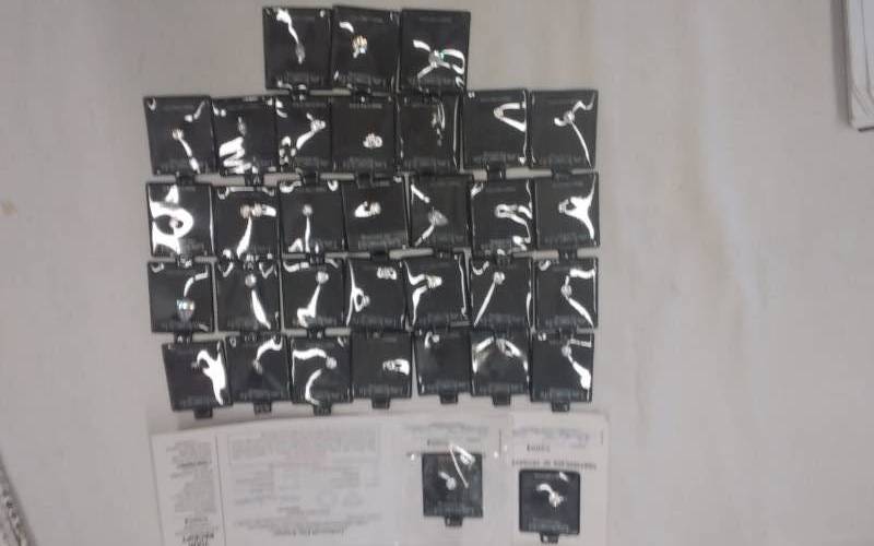 lot 39 image: 33- Individually Packaged CZs By Lindenwold Fine Jewelers. All New . 2-With COAs