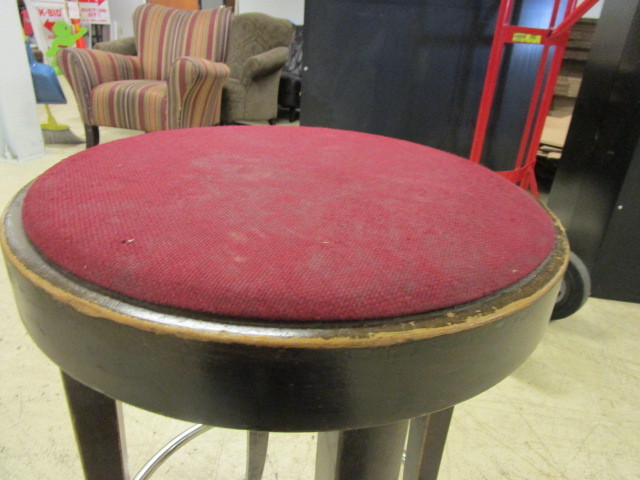 lot 406 image: WAYMAR BAR STOOLS