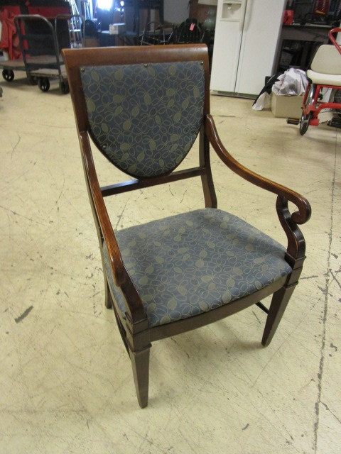 lot 413 image: CHAIRCRAFT CHAIRS