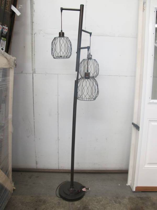 lot 1 image: Stylecraft 3-Light Floor Lamp