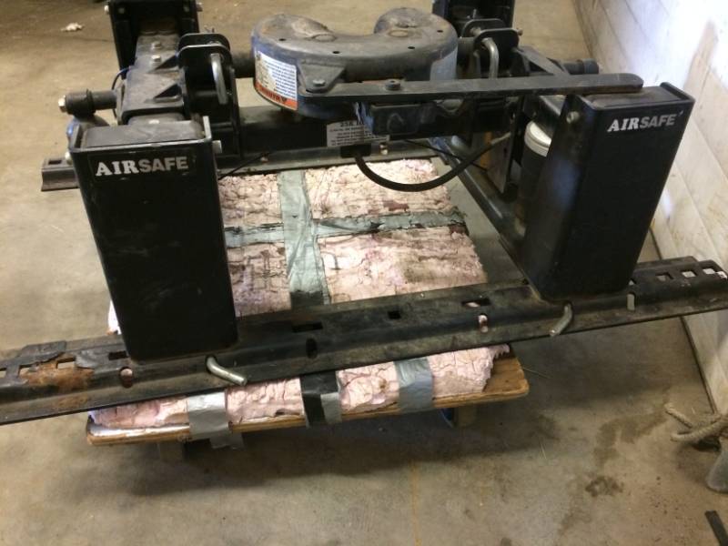 lot 1 image: Commercial Grade 5th Wheel Hitch