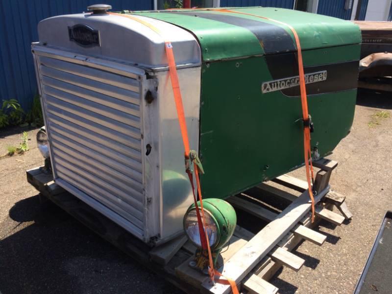 lot 6 image: Autocar Diesel Hood