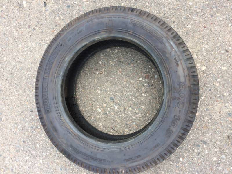 lot 28 image: Power King Tires 800-16.5