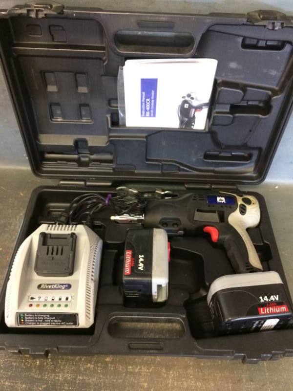 lot 29 image: 14.4V Cordless Riveter