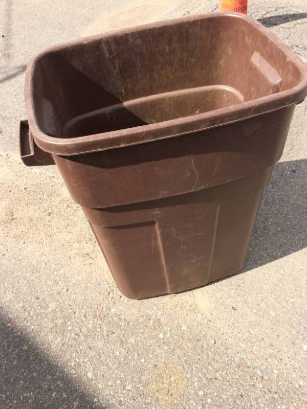 lot 41 image: Lawn Tools and Plastic Garbage Cans