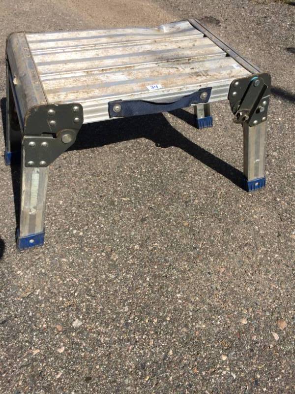 lot 34 image: Step Stool