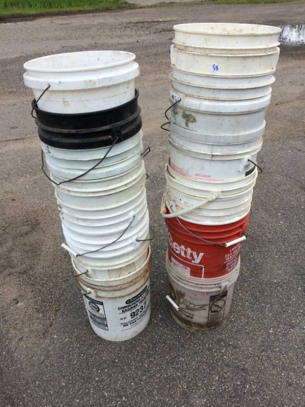 lot 38 image: 5 Gallon Plastic Buckets