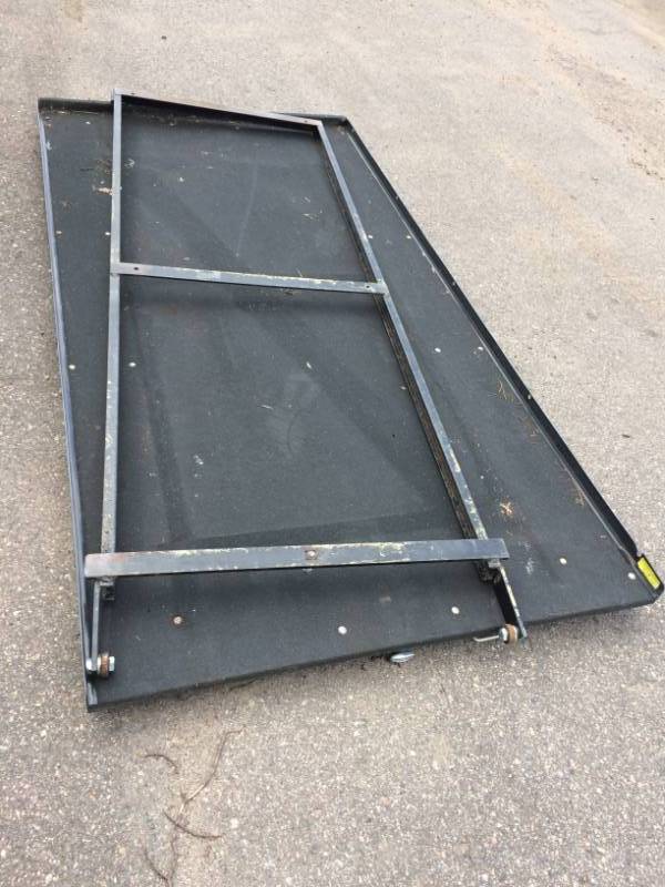 lot 4 image: Bedslide Truck Bed Tray