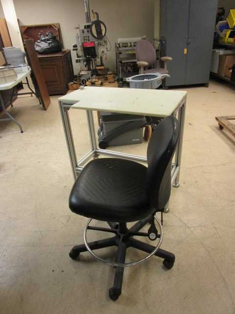 lot 518 image: ENGINEERING TABLE