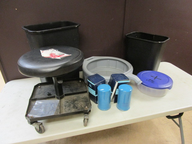 lot 526 image: FORKLIFT FILTERS, AUTOMOTIVE STOOL AND MORE
