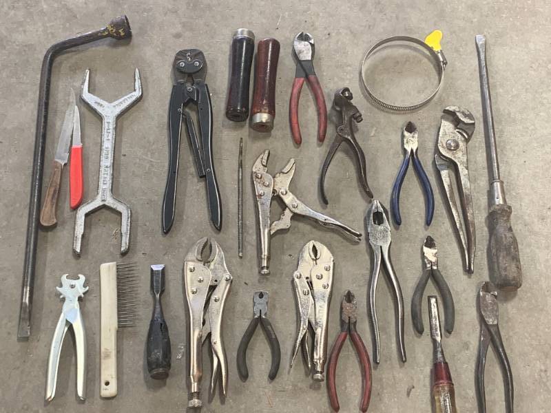 lot 18 image: Lot of 26 Tools