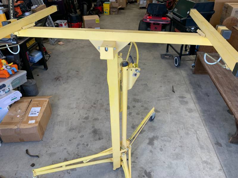 lot 30 image: Sheetrock Drywall Hoist Lift