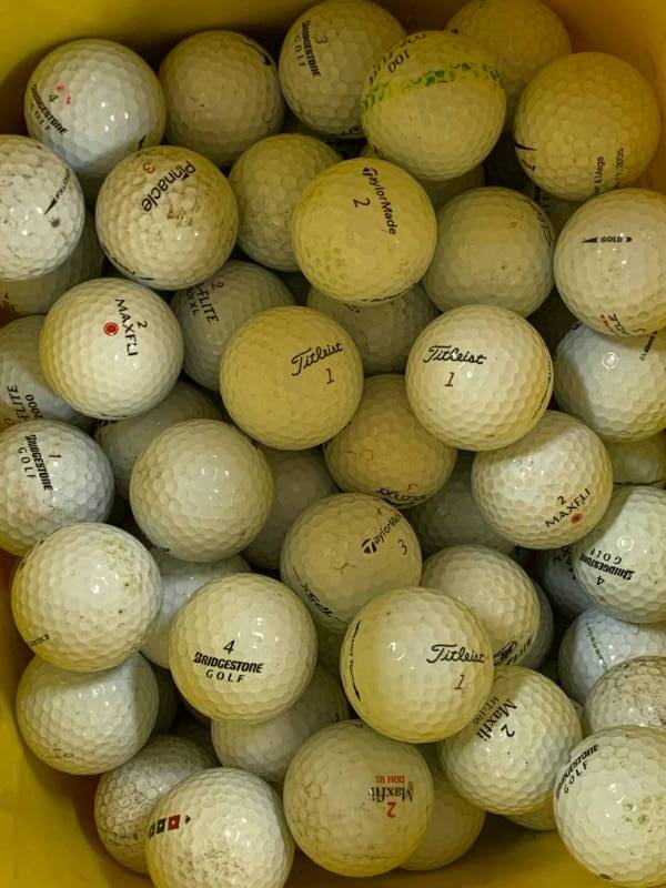 lot 31 image: 100 Golf Balls