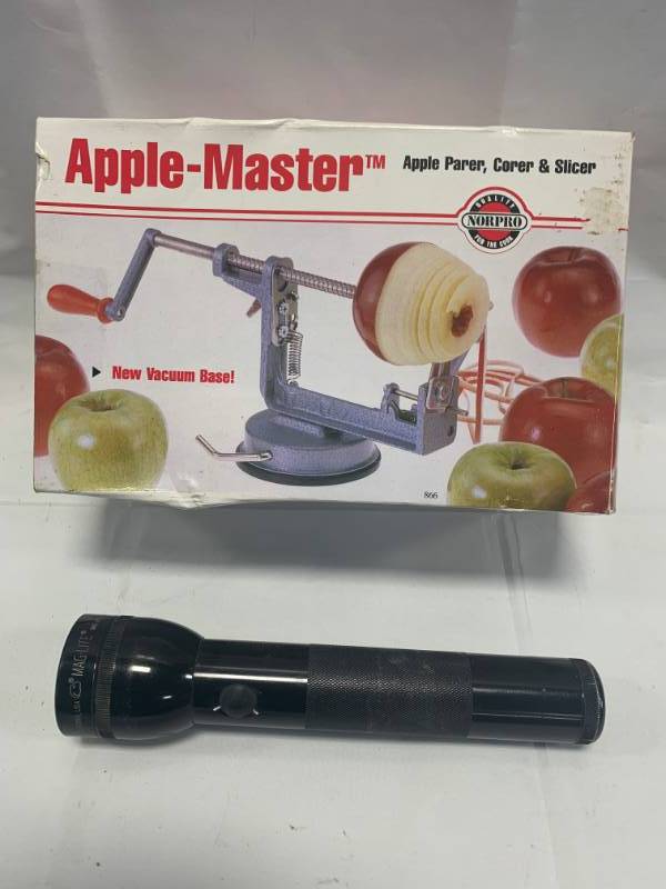 lot 58 image: Maglite Flashlight & Apple Corer  Slicer