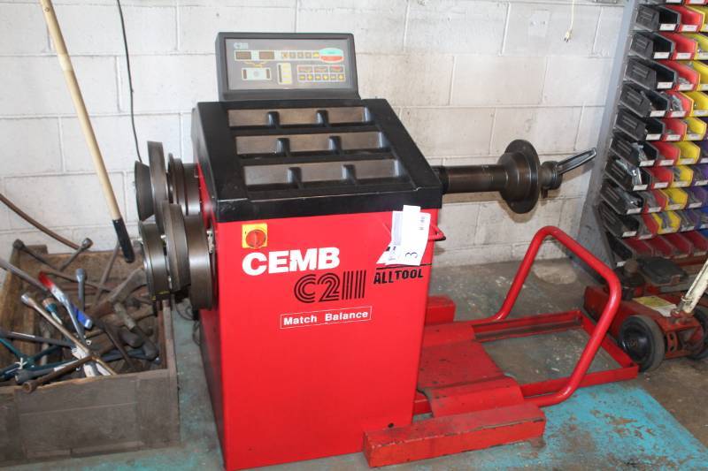 lot 3 image: Alltool CEMB C211 Match Balance Wheel Balance Machine