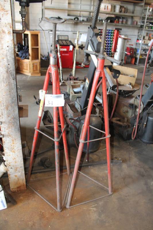 lot 34 image: Lot of (2) Sunex 2-Ton 64in. Adjustable Underhoist Tripod Stand Jack Stands