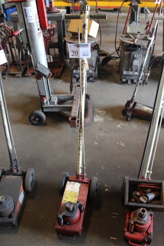 lot 20 image: Sunex 20-Ton AirHydraulic Service Jack