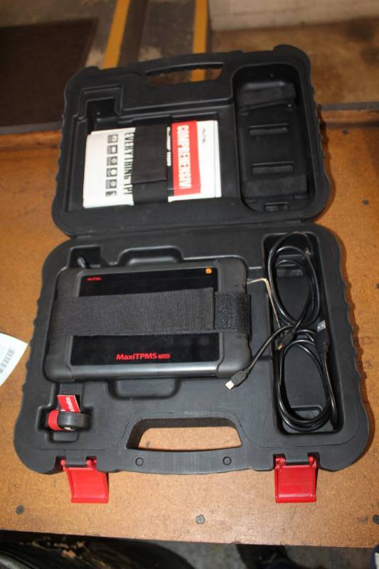 lot 58 image: Autel MaxiTPMS TS608 Comprehensive TPMS Tool with Case, Manual