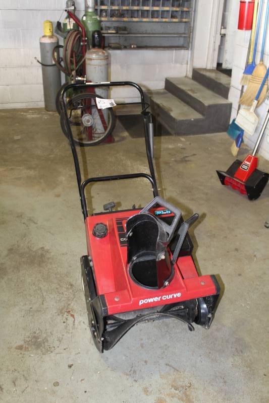 lot 42 image: Toro Snowblower with Toro CCR 2400 E GTS 4.0 hp Motor