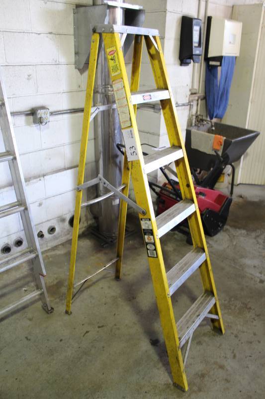 lot 53 image: 6ft. Heavy Duty Industrial and Electrical Non Conductive Step Ladder