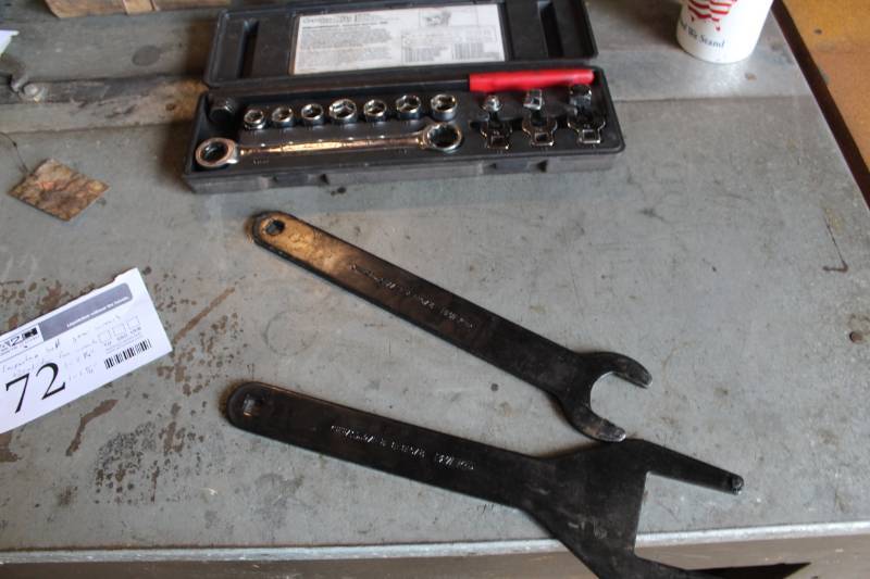 lot 72 image: KD GearWrench Serpentine Belt Tool 3680, 2-OEM Radiator Fan Wrenches