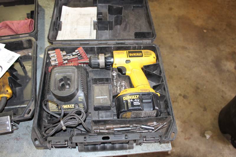lot 109 image: DeWalt DW928 14.4V 38in. VSR Cordless DrillDriver with Battery, Charger, Case, Bits