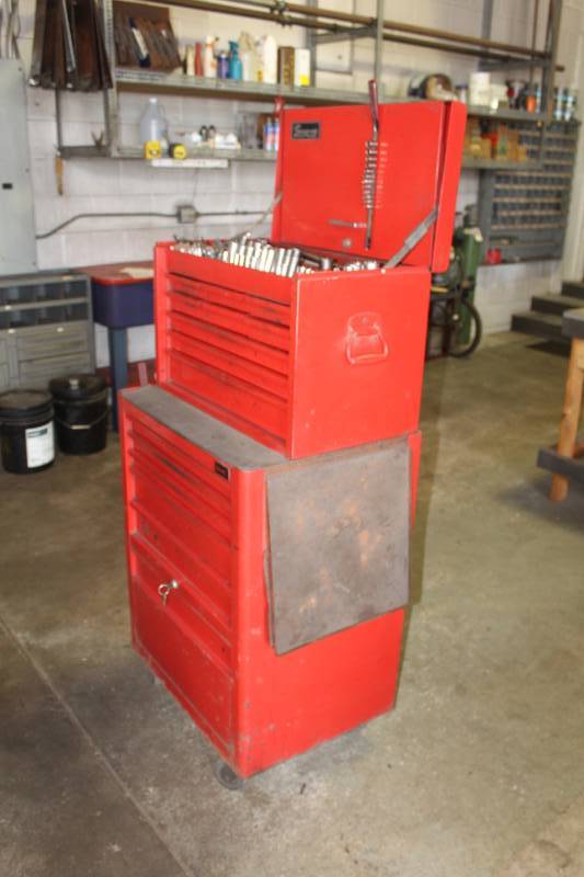 lot 90 image: Snap-On 10-Drawer Metal Tool Box with 6-Drawer Rolling Metal Tool Chest Cabinet