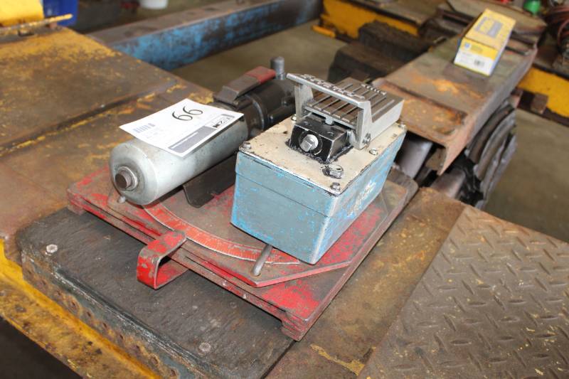 lot 99 image: Hydraulic Pump