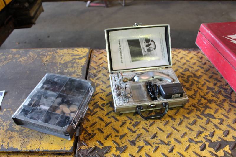 lot 91 image: Dremel Multi-Tool Kit - Dremel Tool, Buffing and Grinding Bits