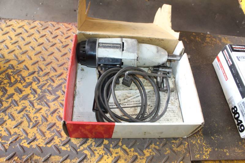 lot 141 image: Ingersoll-Rand 12in. Impact Tool
