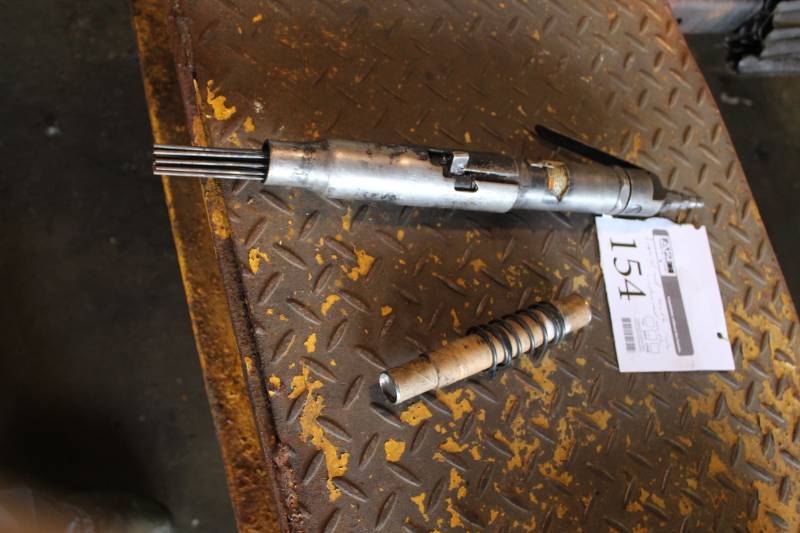 lot 154 image: Ingersoll-Rand Pneumatic Needle Sealer, Replacement Needles