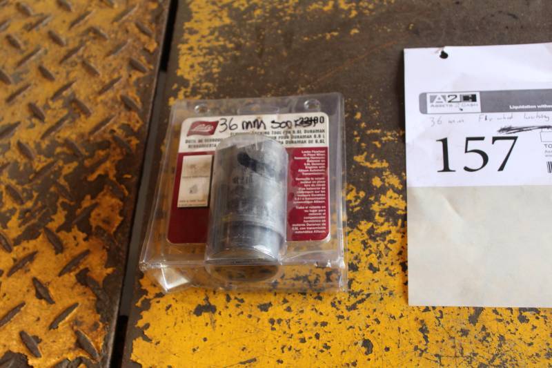 lot 157 image: Lisle 36mm. Fly Wheel Locking Tool For 6.6L Duramax