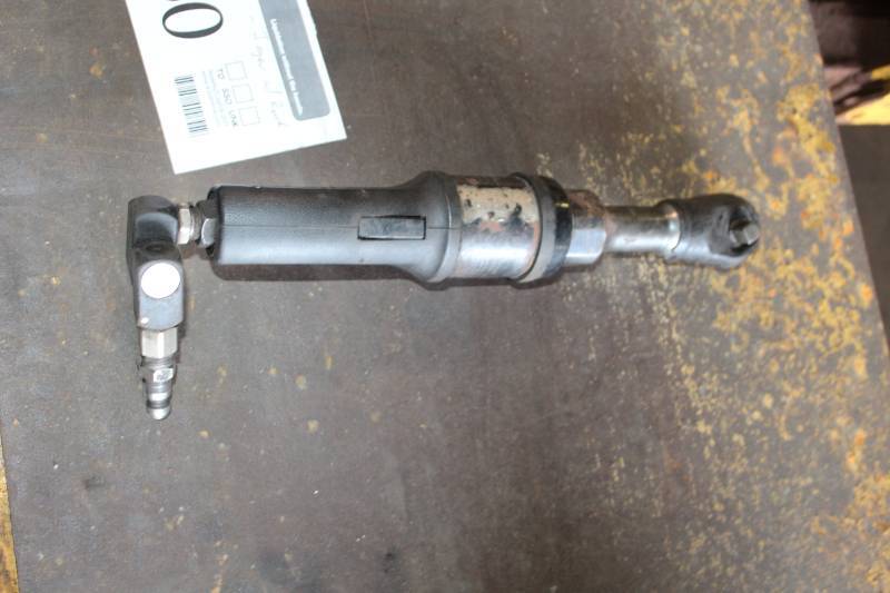 lot 160 image: Chicago Pneumatic Pneumatic Ratchet