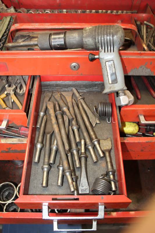 lot 151 image: Craftsman Impact Hammer, Drill Bits, Chisel Bits