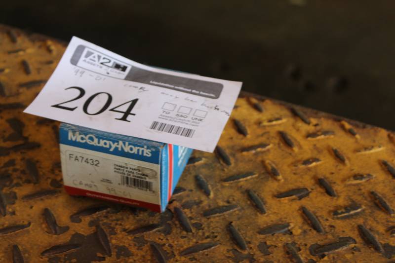 lot 204 image: 1999-2001 Toyota Camry Sway Bar Bushings
