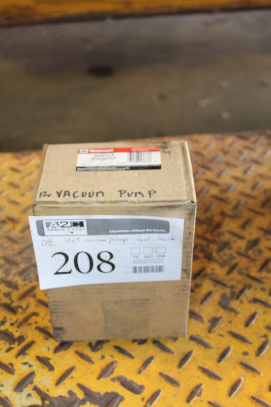lot 208 image: Ford Truck Original Equipment 4x4 Vacuum Pump