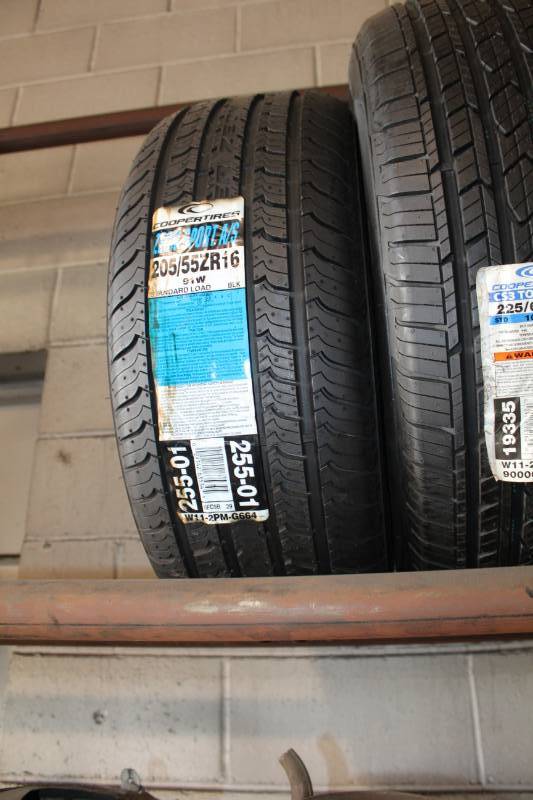 lot 193 image: Cooper Sport AS P20550ZR16 91W Tire