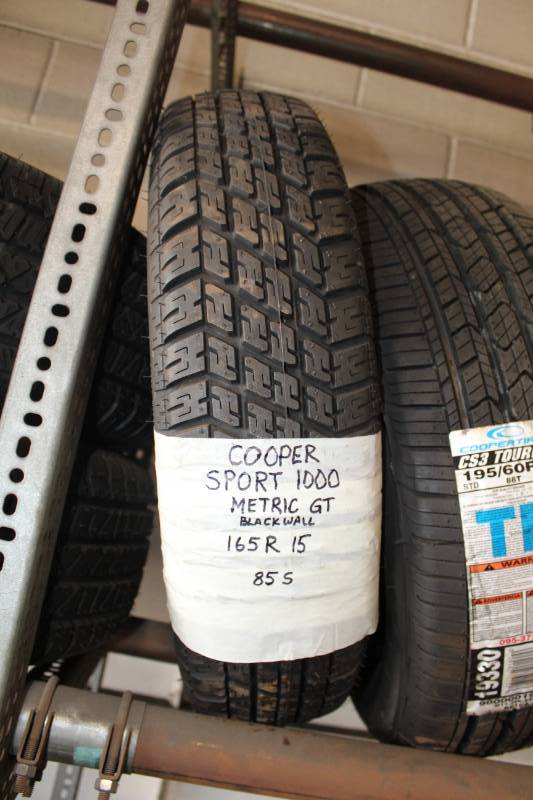 lot 191 image: Cooper Zeon Sport 1000 165R15 85S Tire