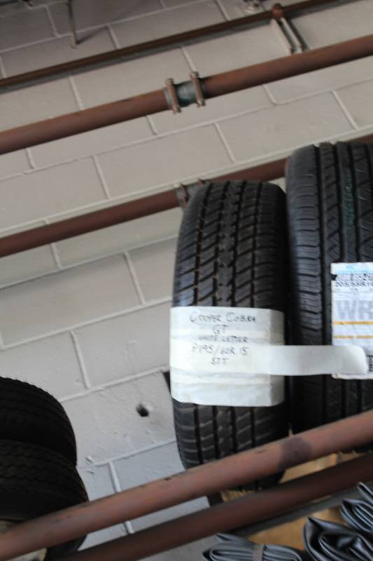 lot 179 image: Cooper Cobra GT P19560R15 87T White Letter Tires
