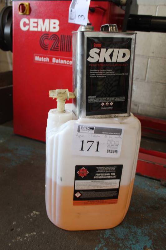 lot 171 image: Lot of (Approximately 2.5 Gallons) Professional Tire Mounting Lubricant