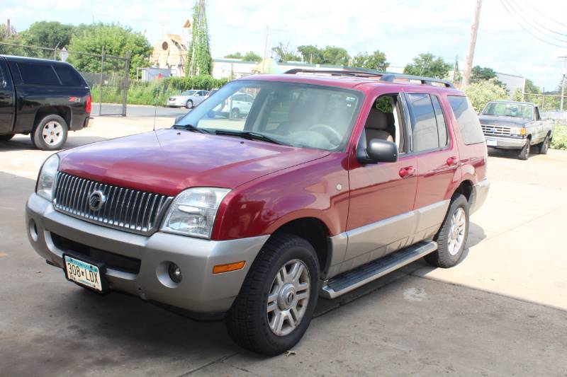 lot 1 image: 2003 Mercury Mountaineer 4-Door Wagon