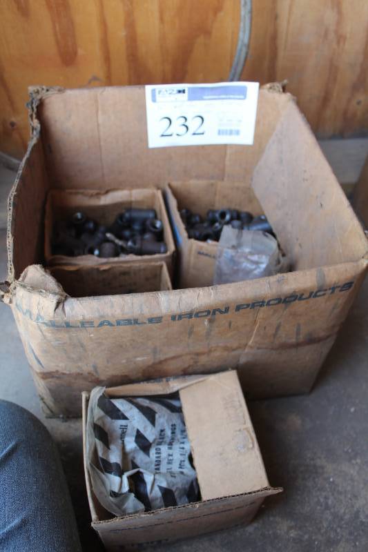 lot 232 image: 14in. Cast Steel Pipe T-Fittings and Reducers
