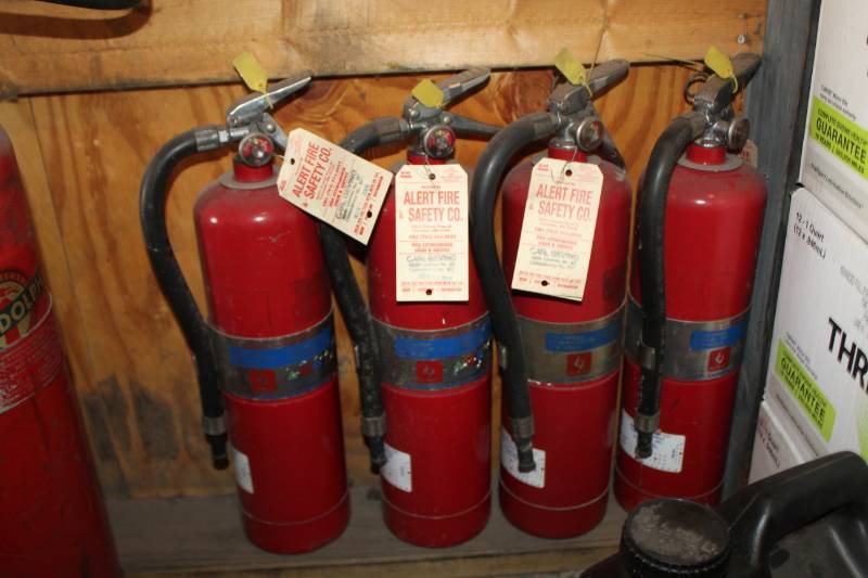 lot 251 image: Lot of (4) Fire Extinguisher