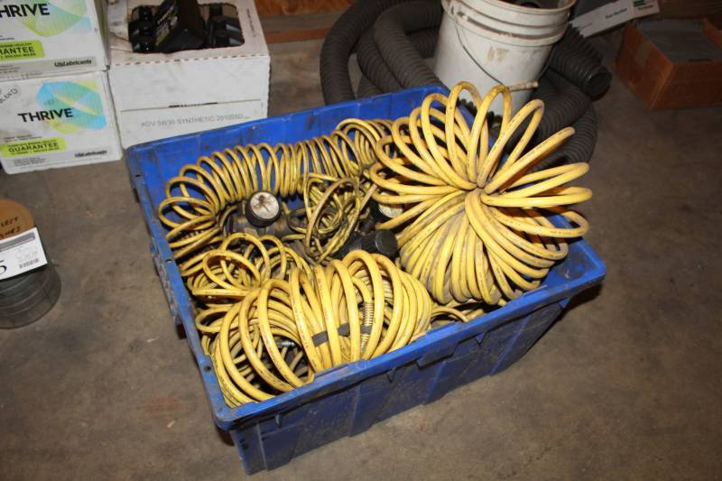 lot 256 image: Coil Air Hose, Air Hose Regulator