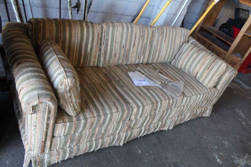 lot 283 image: Living Room Couch